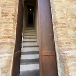 Il Palazzo Degli Artisti Gasponi