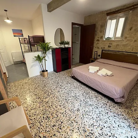 Il Palazzo Degli Artisti *