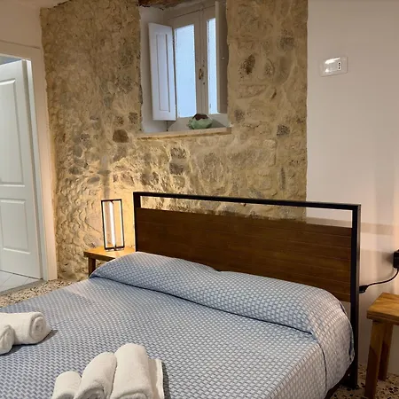 Il Palazzo Degli Artisti Gasponi